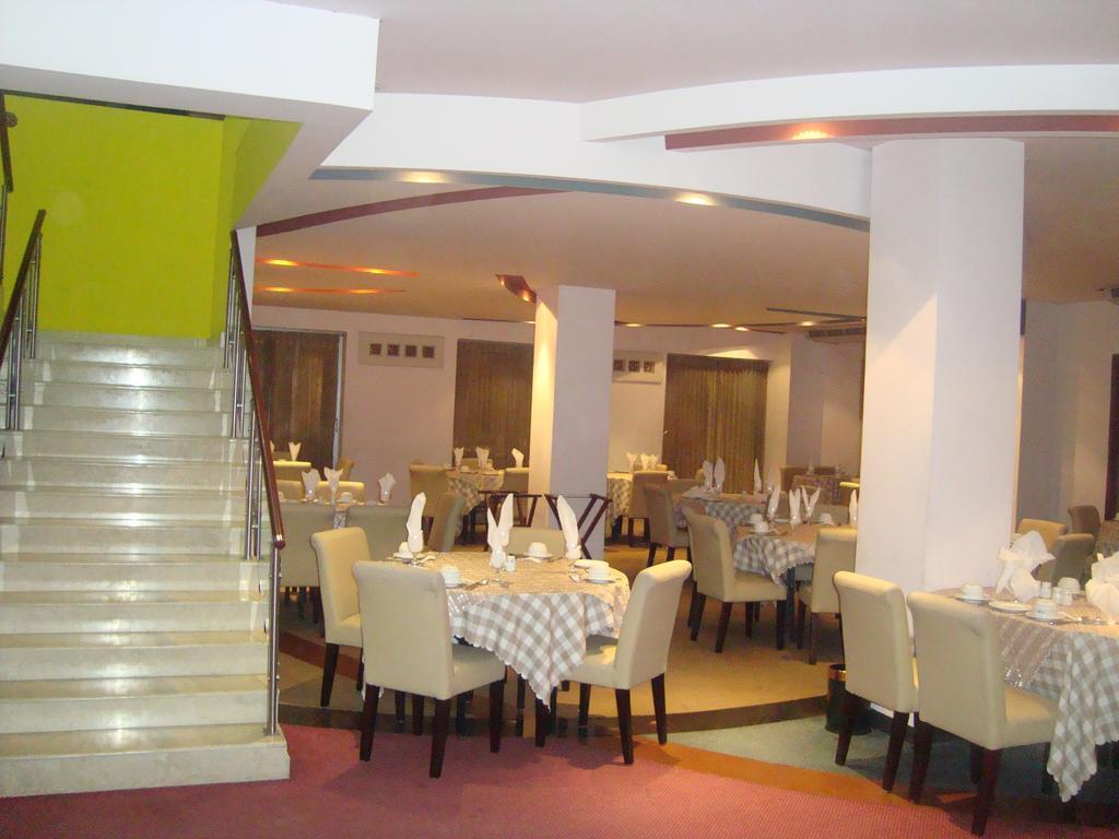 Nirvana Inn 실헷 객실 사진